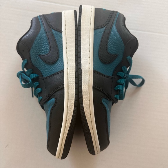 Nike Jordan 1 SE Low Split black spurce Women’s size 10 - Picture 5 of 9